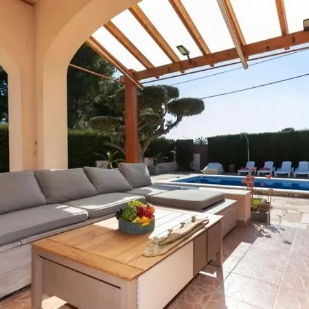 En 8 Con Piscina Privada Y Aire Acondicionado - Hisp-217-215 Villa