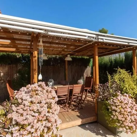 Villa En 8 Con Piscina Privada Y Aire Acondicionado - Hisp-217-215 *