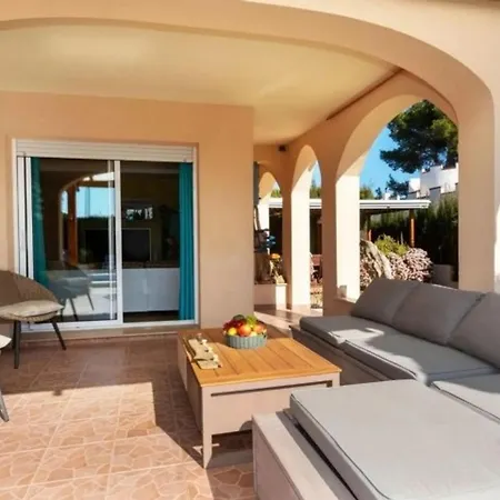 En 8 Con Piscina Privada Y Aire Acondicionado - Hisp-217-215