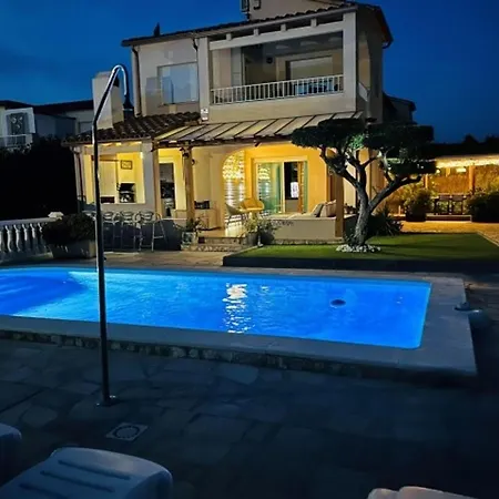 En 8 Con Piscina Privada Y Aire Acondicionado - Hisp-217-215 L'Ametlla de Mar