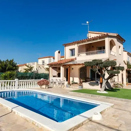 Villa En 8 Con Piscina Privada Y Aire Acondicionado - Hisp-217-215